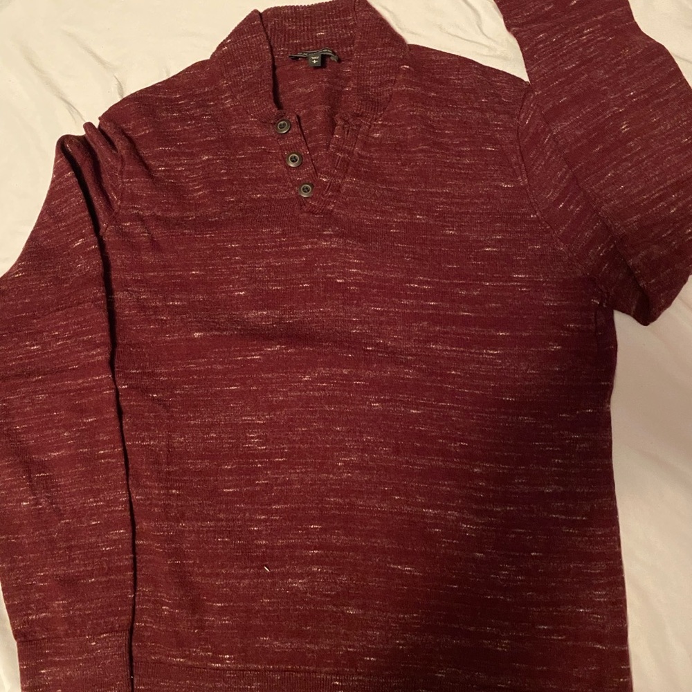 Like new red / burgandy sweater size L made by Express